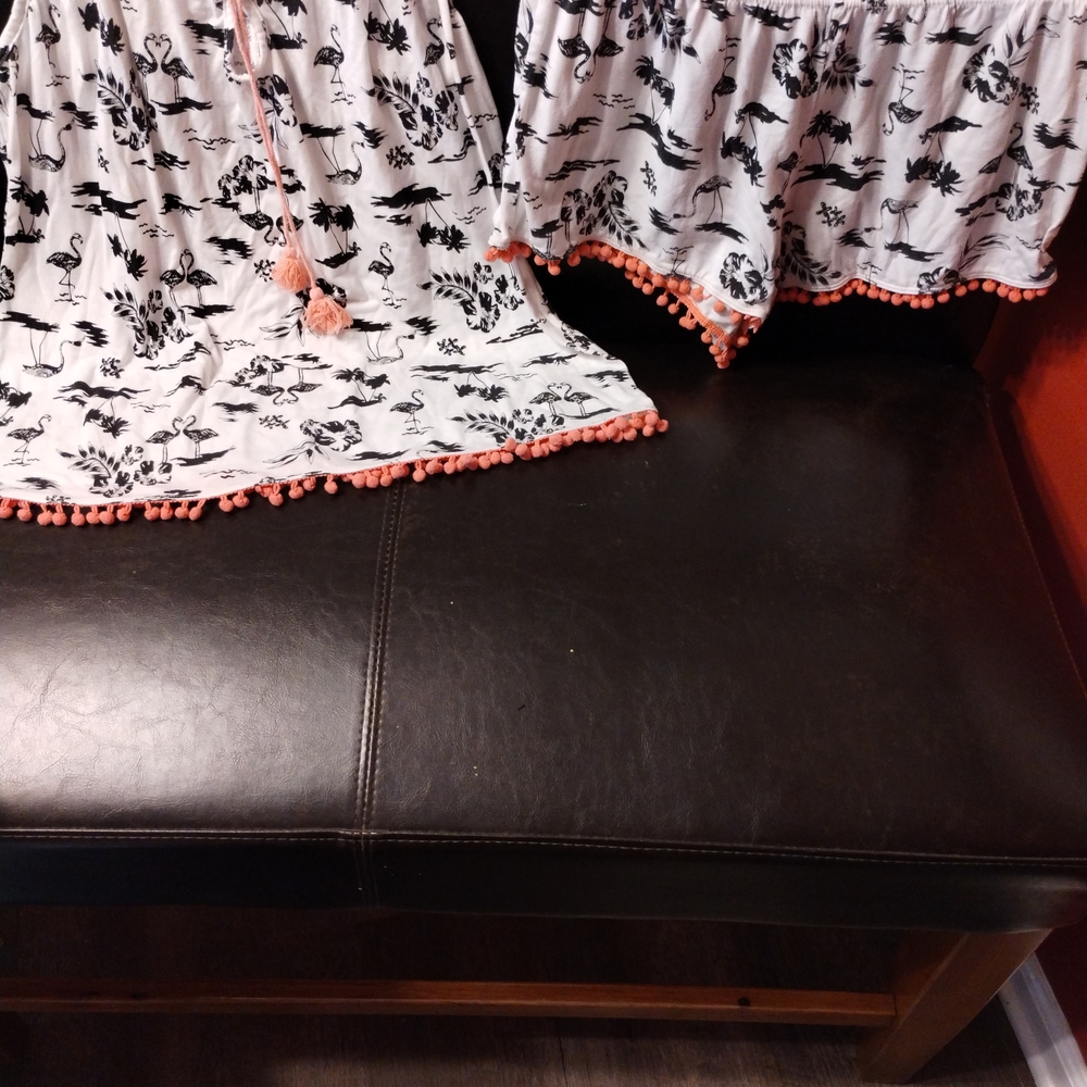 TANK AND SHORTS JAMMIES SET.  SZ MED